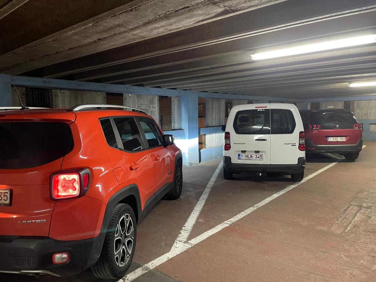 James Oostende - Parking Inclusive Extérieur photo